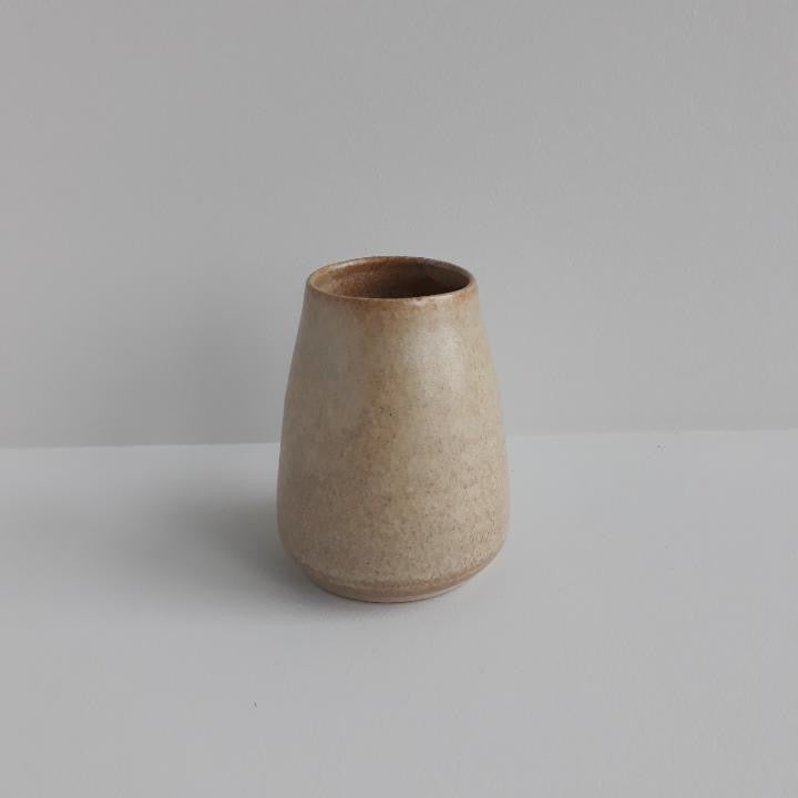 Tiny Vase, Sand